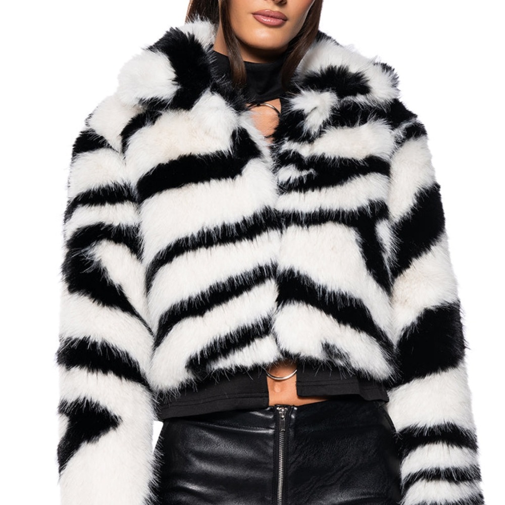 NWT Azalea Wang Dayanne Stylish Zebra Faux Fur Jacket
